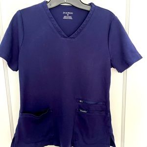 Jaanuu Scrub Top